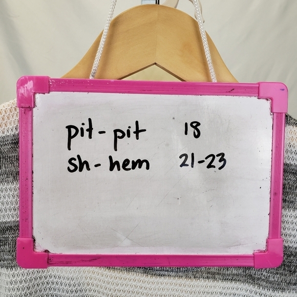 Steve Madden twist back pullover sweater size medium - Picture 10 of 10